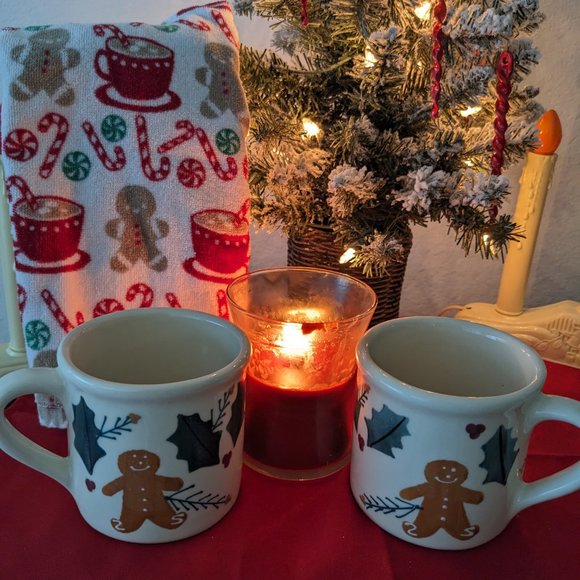 2 Vtg. 1982 Ceramic Gingerbread Man Mugs/Matching Hand Towel Hot Chocolate - Picture 8 of 13